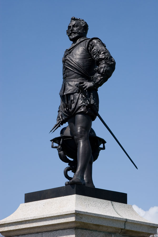 Sir Francis Drake Statue - Plymouth Hoe | Devon Guide